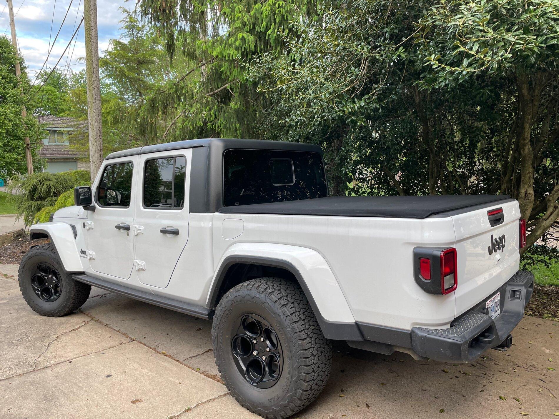 Jeep Gladiator Trade Hardtops - My Black one for your White Hardtop IMG_1034
