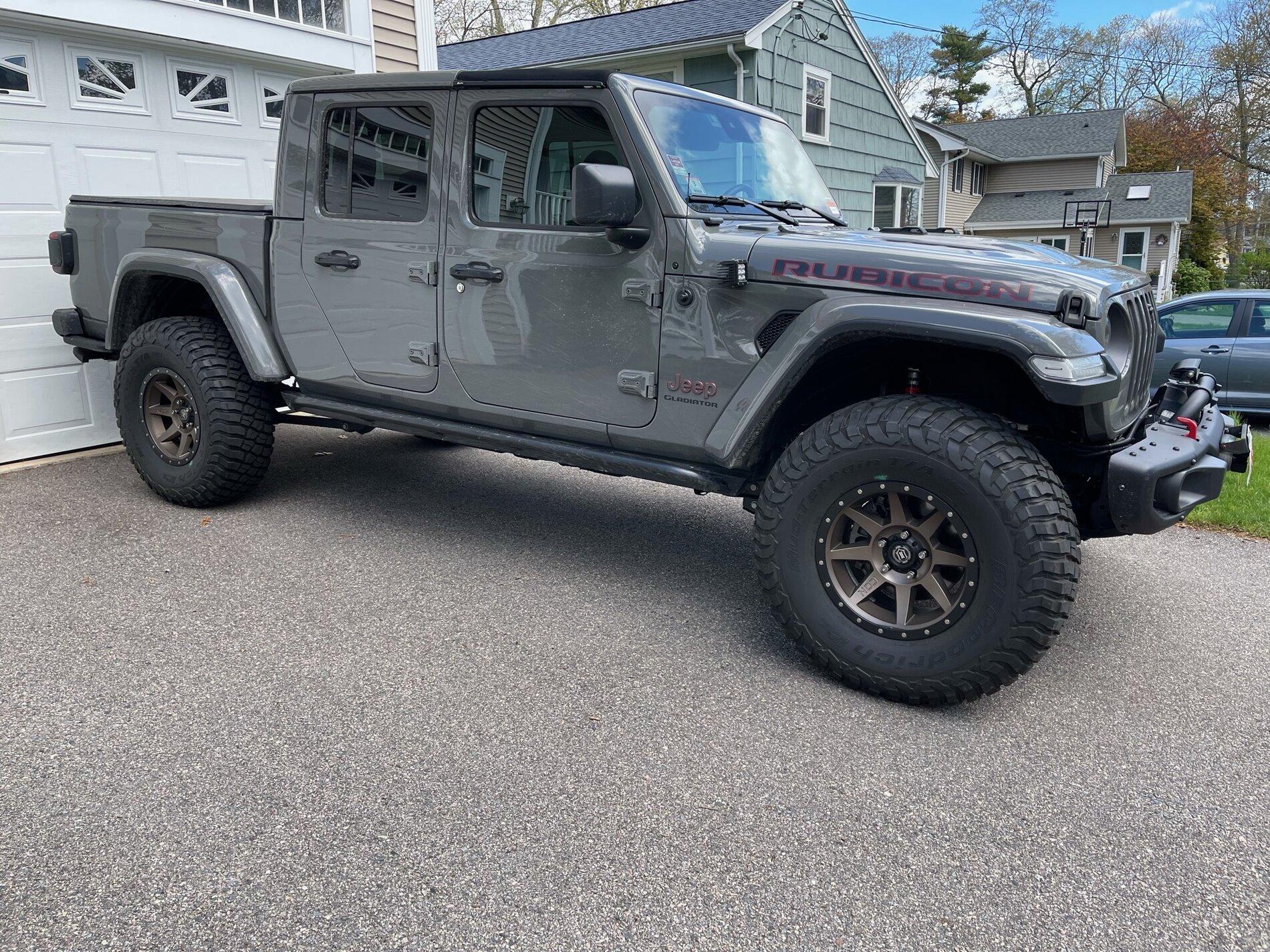 Jeep Gladiator Sting Gray with Bronze Wheels 7BDE65CF-4D56-48DD-BB75-B7AAFBFAB94B