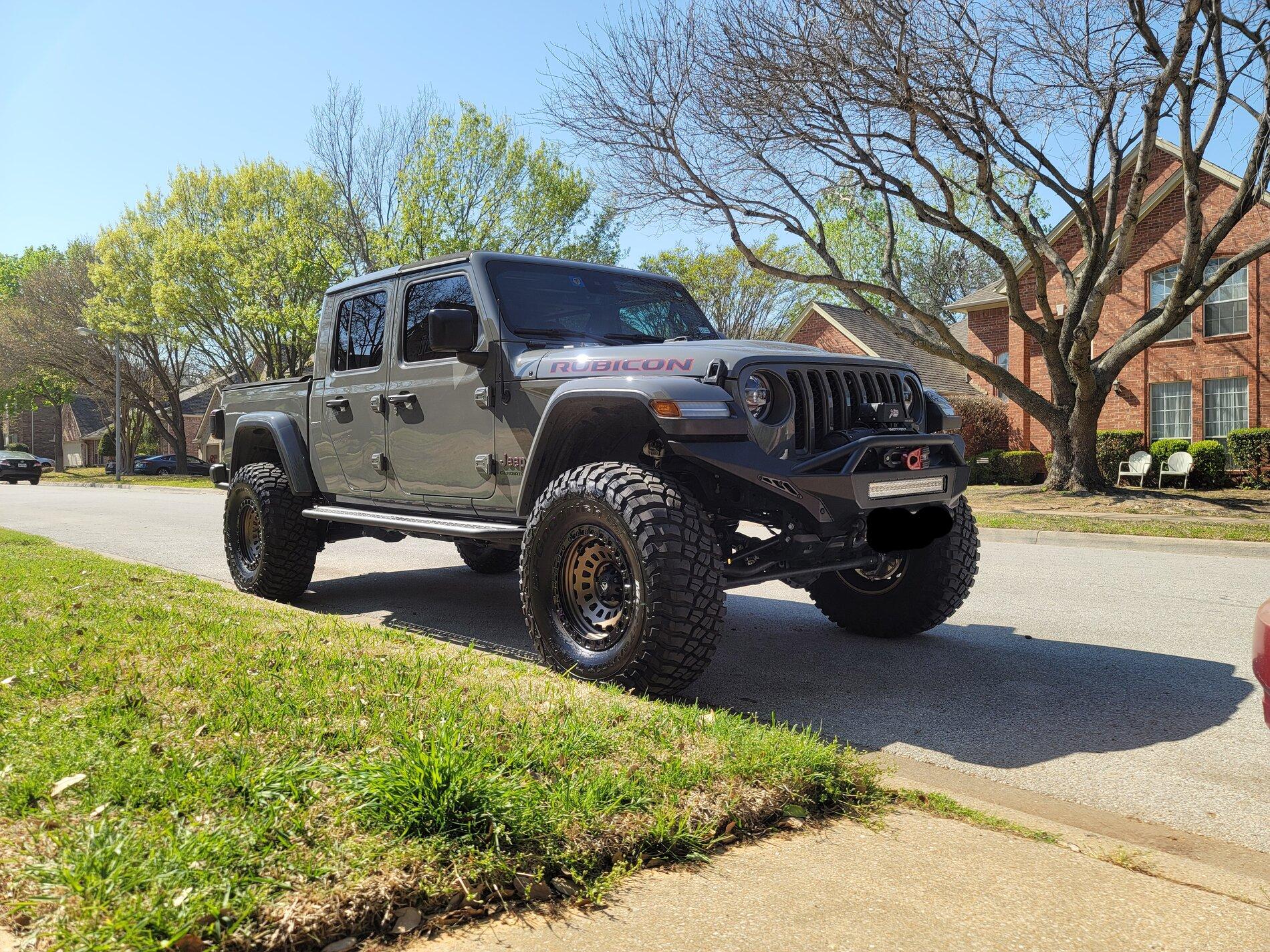 Jeep Gladiator Sting Gray with Bronze Wheels 20210401_155717