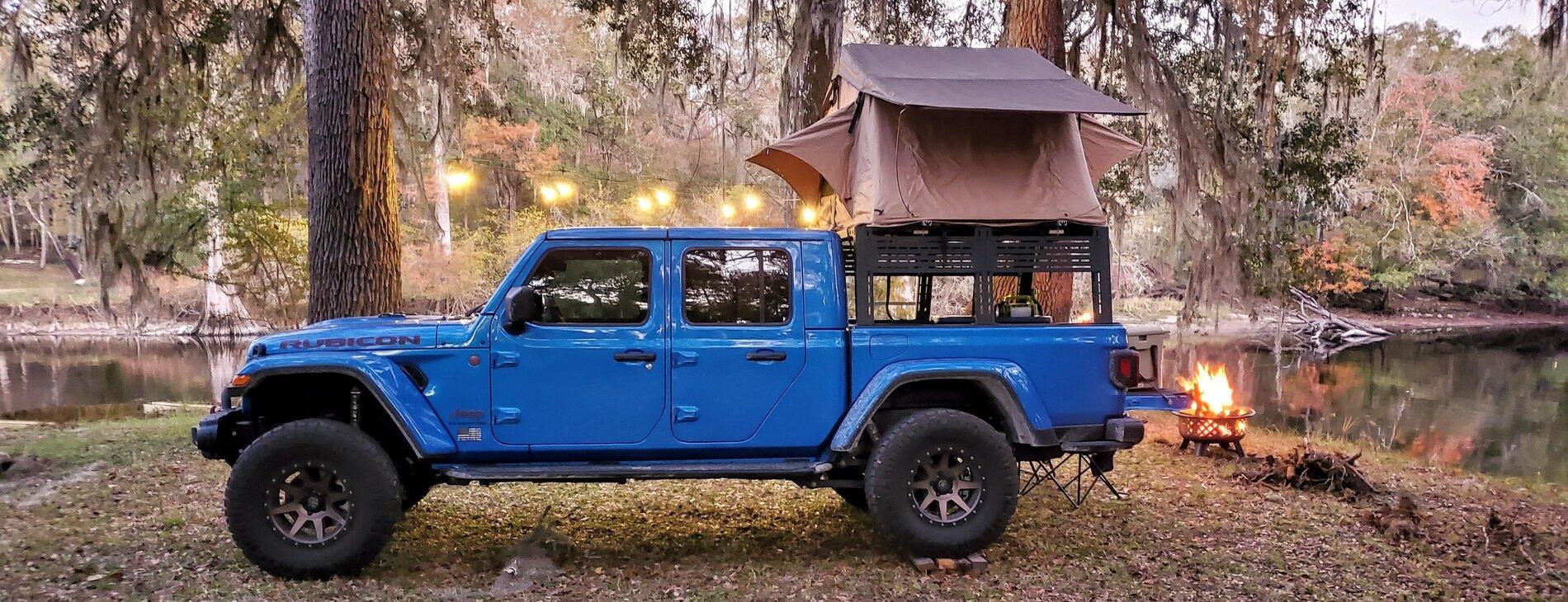 Jeep Gladiator Full Rack vs Half-Rack campin