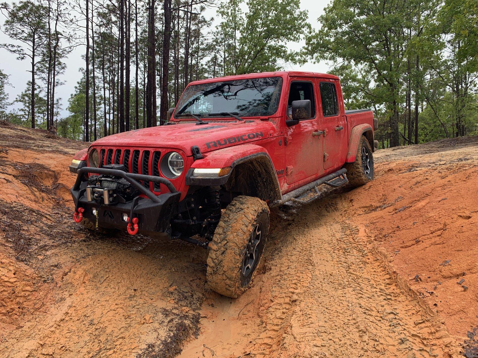 Jeep Gladiator Gladiator Glamour Shots 1BC649DC-8BA4-4AAA-A7C1-6FE63AEC84AC