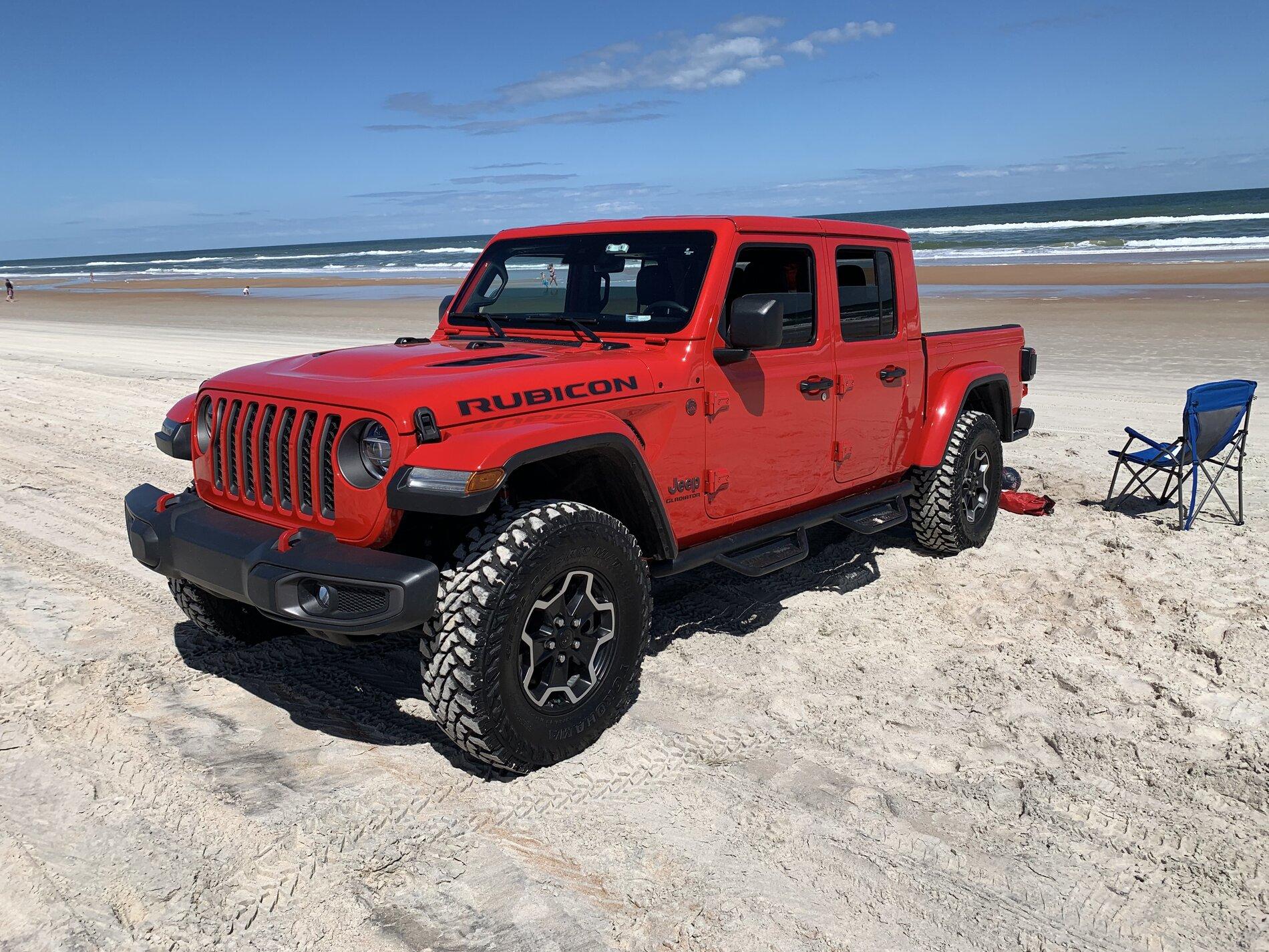 Jeep Gladiator Gladiator Glamour Shots 7903417B-ABD9-4B60-A930-5B1891ECB38B