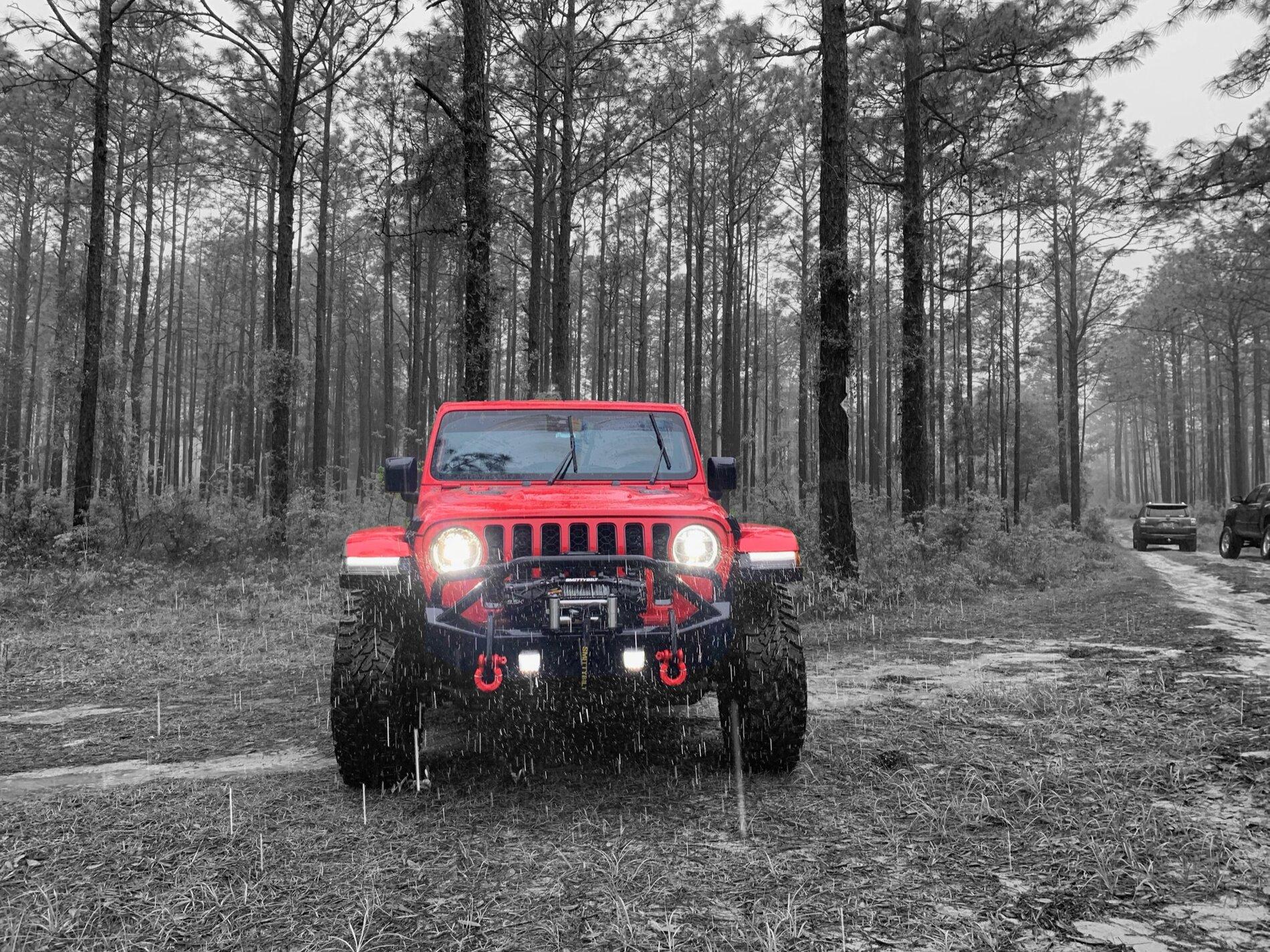 Jeep Gladiator Gladiator Glamour Shots A94563BE-9C79-4B7B-BA4A-A88801156BE6