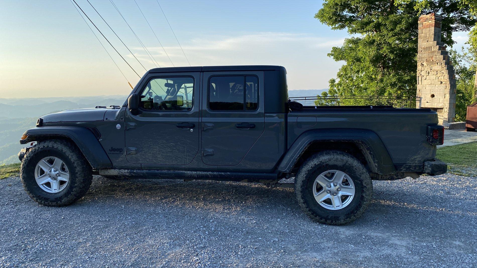 Jeep Gladiator The Philistine thread - non-lifted Gladiators and not likely to be, either f19e4ece-8d16-45b0-a4f3-f4dffe759356-jpe