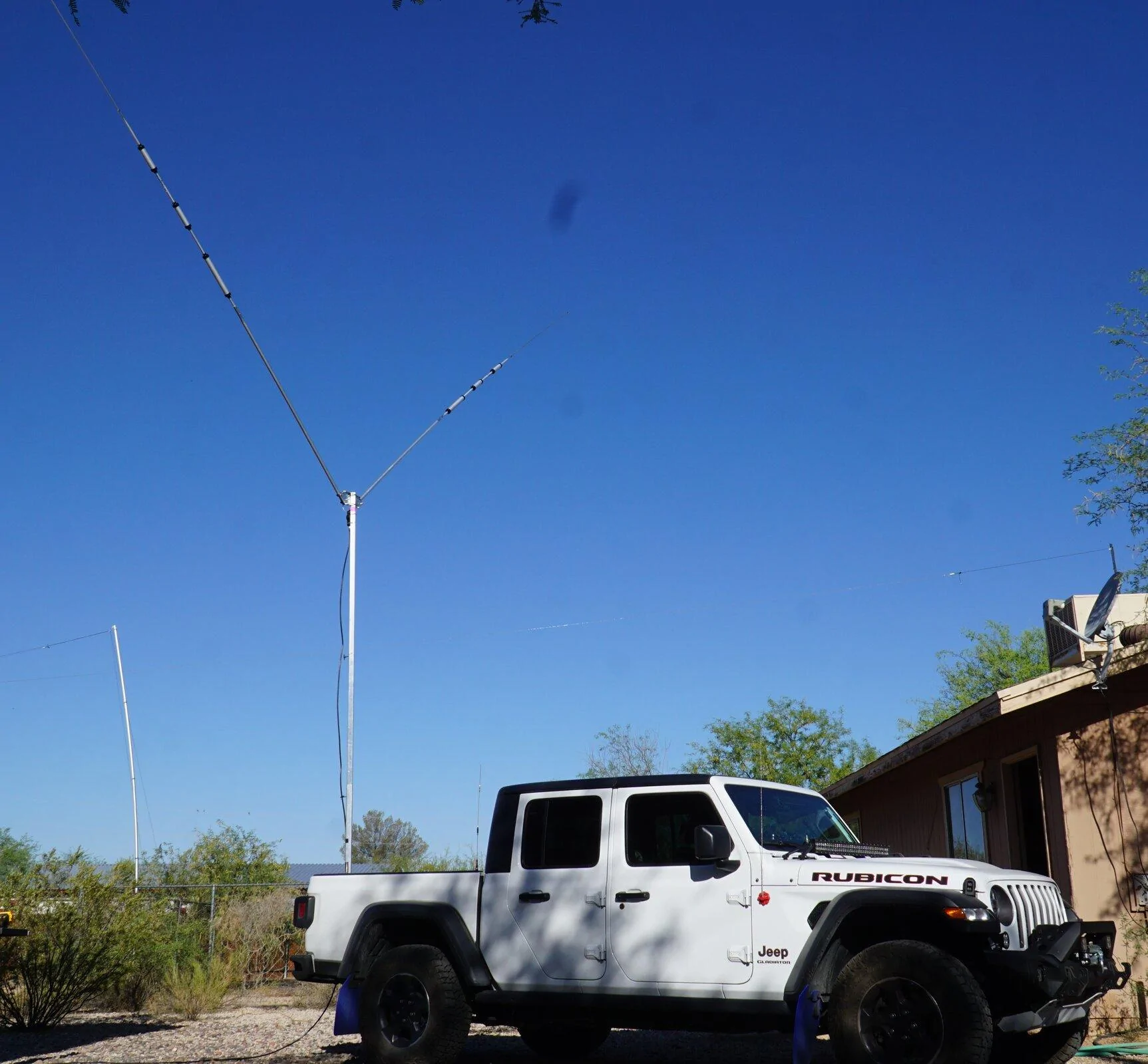 Jeep Gladiator Getting ready for HF moble DSC06669 (2)