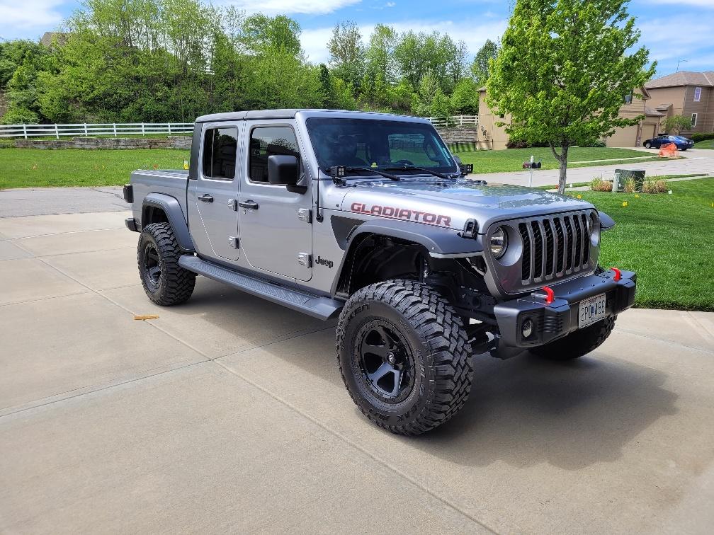 Jeep Gladiator BILLET SILVER Gladiator JT Club 20210504_132017_resized