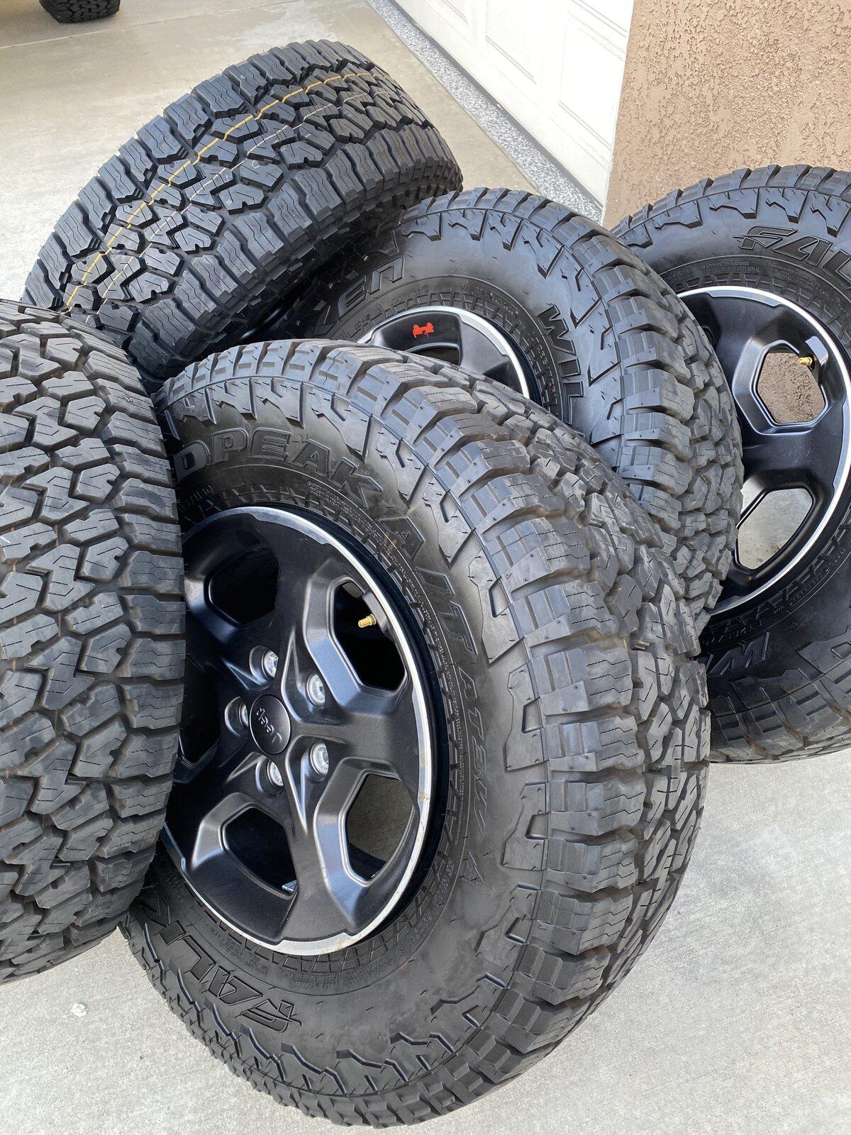 Jeep Gladiator Take off JT Rubicon Wheels and Tires w/spare 15DD85C1-AD10-4C3C-9FB6-3195FE413F76