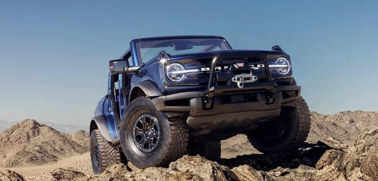 Jeep Gladiator is this a cube & what’s up with staked roof B282074B-1C8A-4CE4-838A-A2495C67AF83