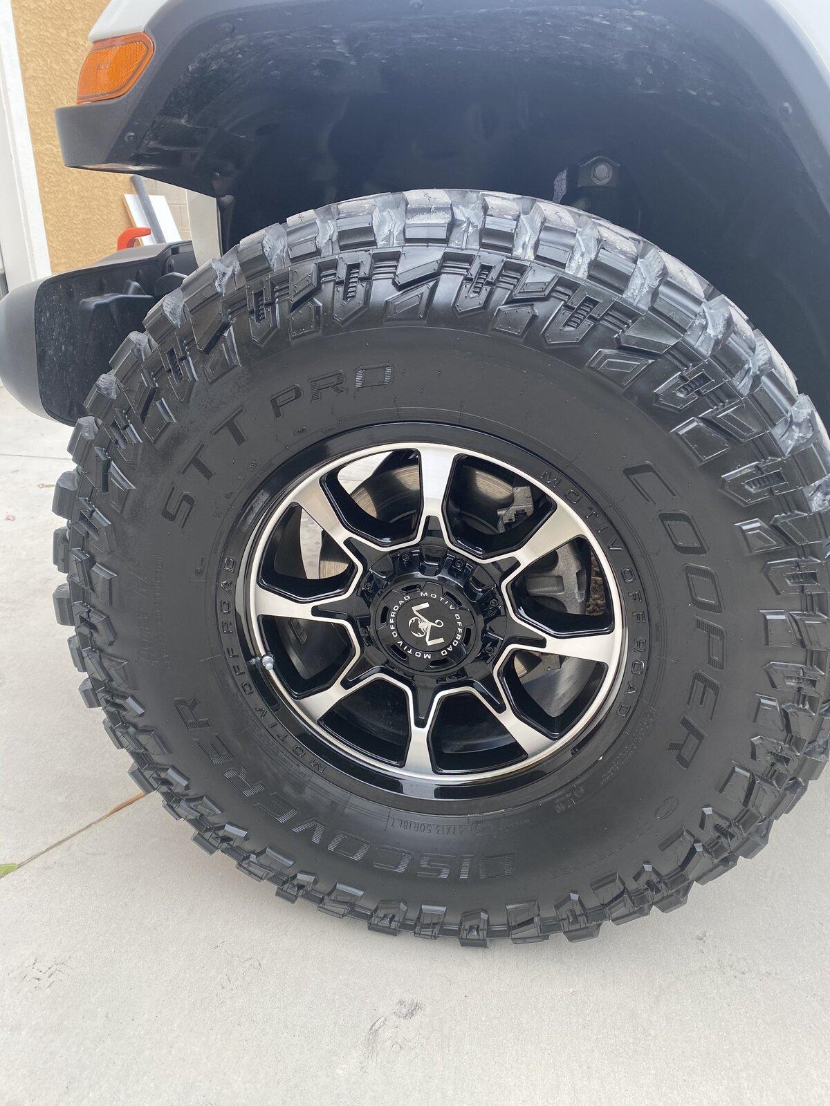 Jeep Gladiator Show Me Your 18in Wheels 5A040959-1217-44B5-AE72-613944C60EFF