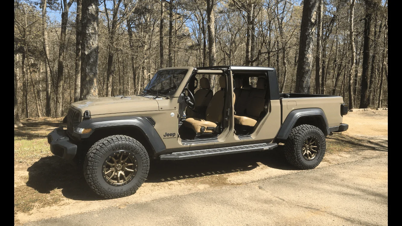 Jeep Gladiator Sting Gray with Bronze Wheels 159A93F1-6A1D-425F-BAFC-172C88D7093D