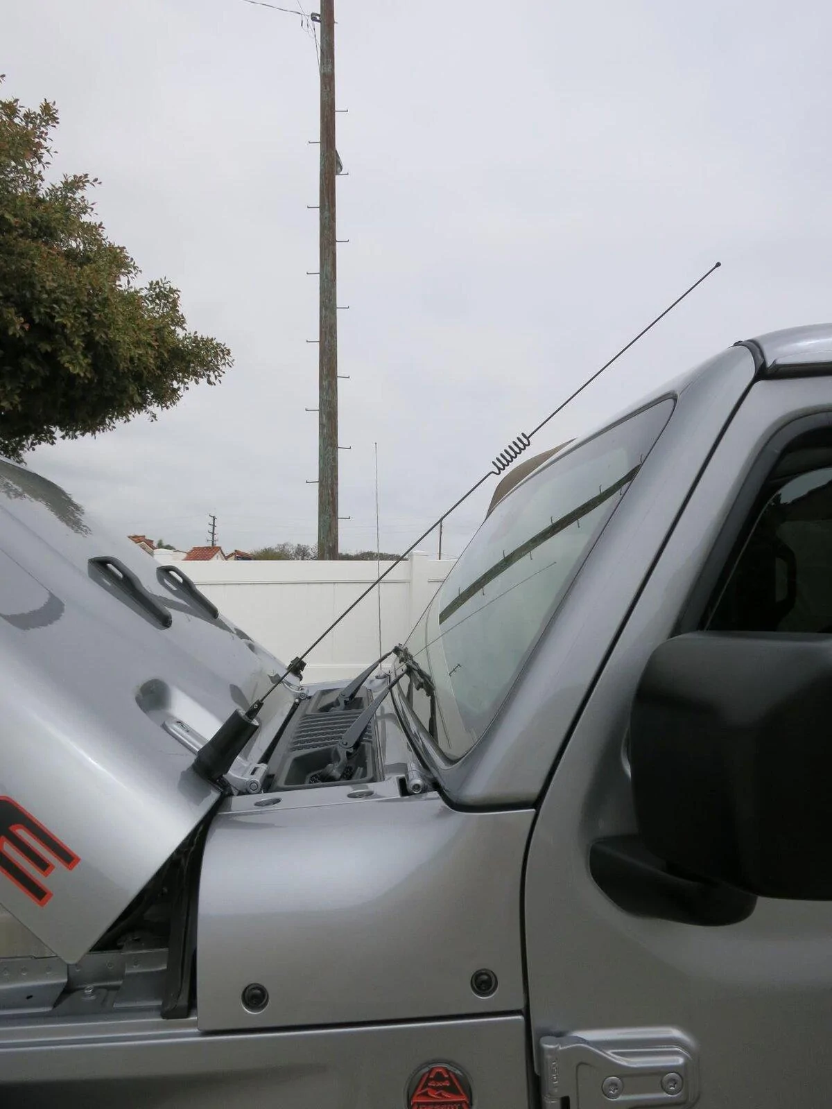 Jeep Gladiator Mounting GMRS antenna 3