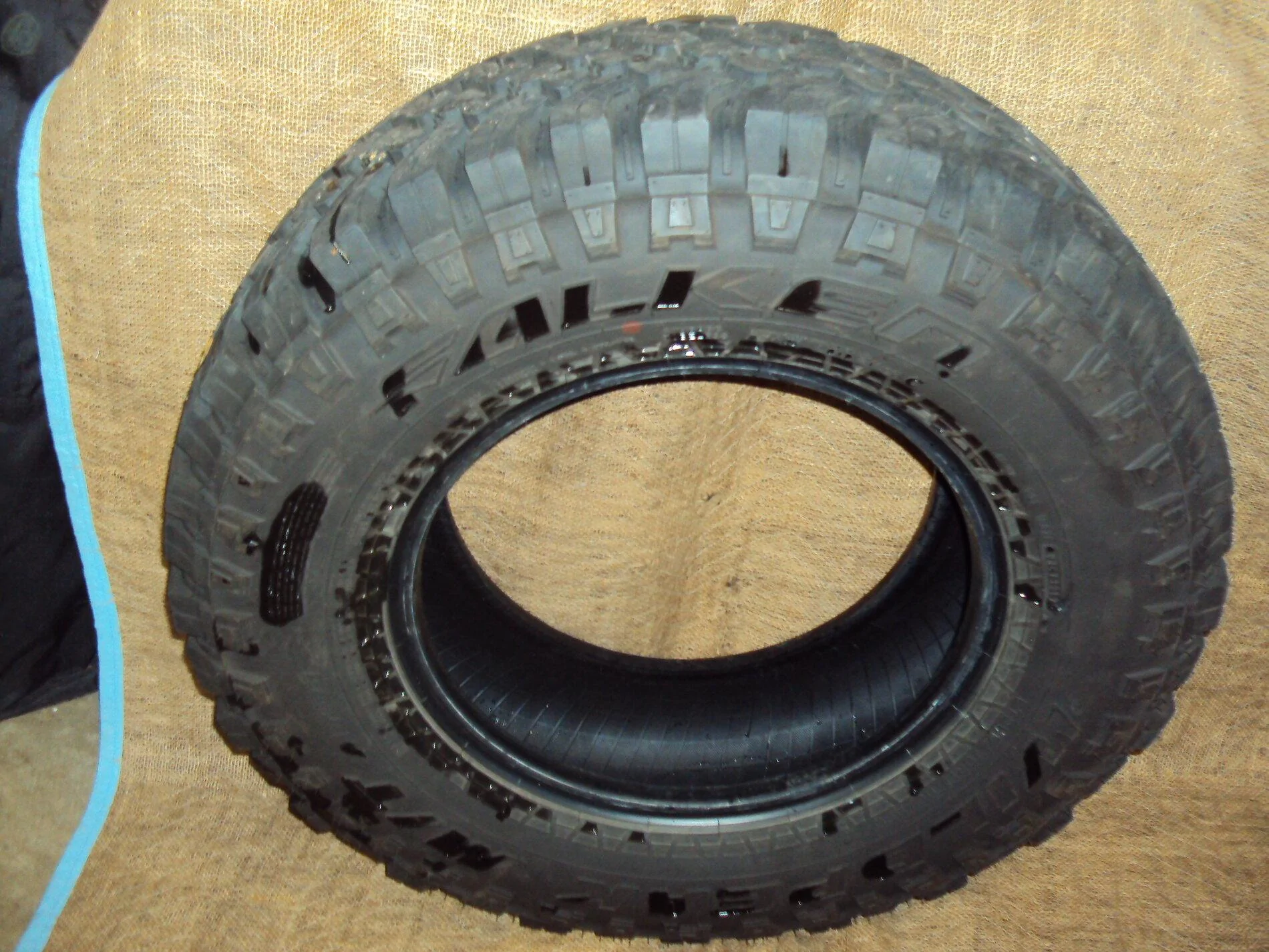 Jeep Gladiator 5 FALKEN WILDPEAK MT LT 285/70R17 Rubicon Take Offs $650 DSC02376