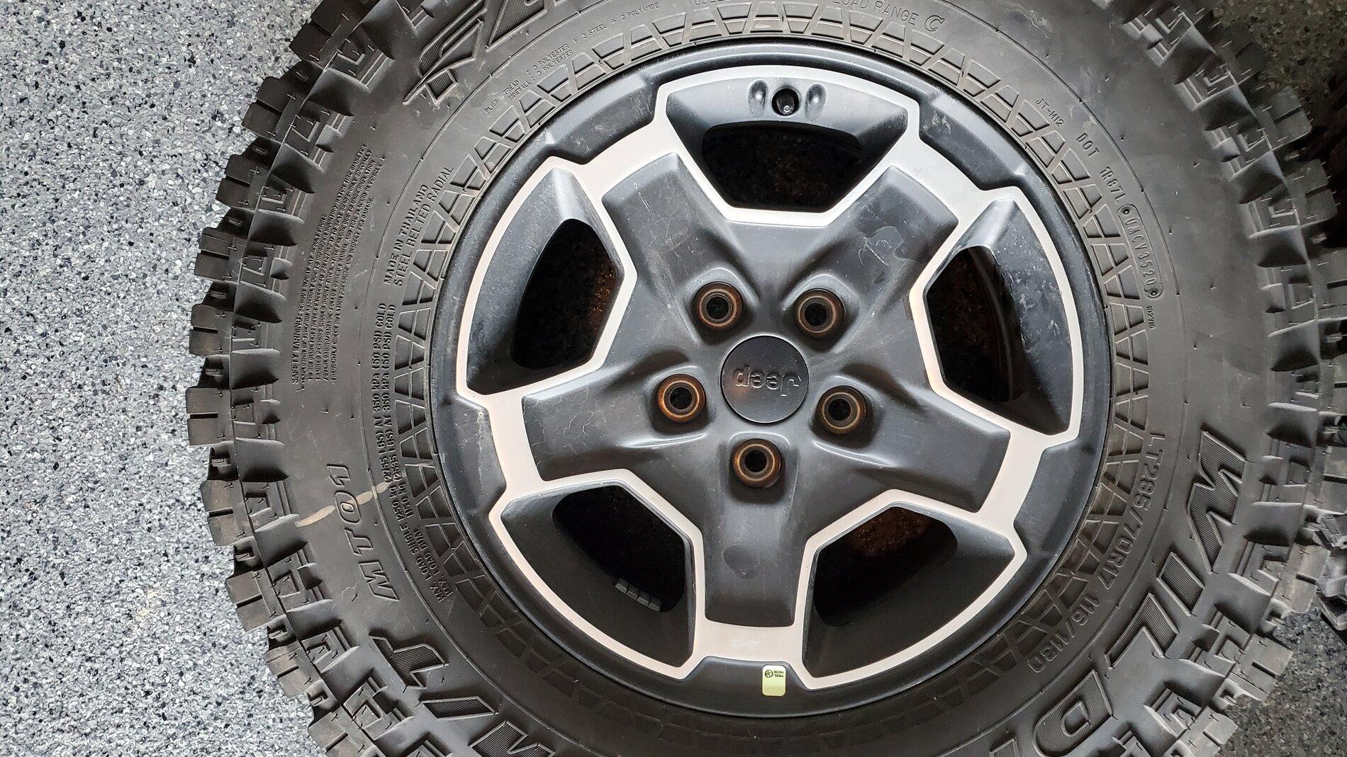 Jeep Gladiator 2021 Mojave Wheels and tires 20210508_194413