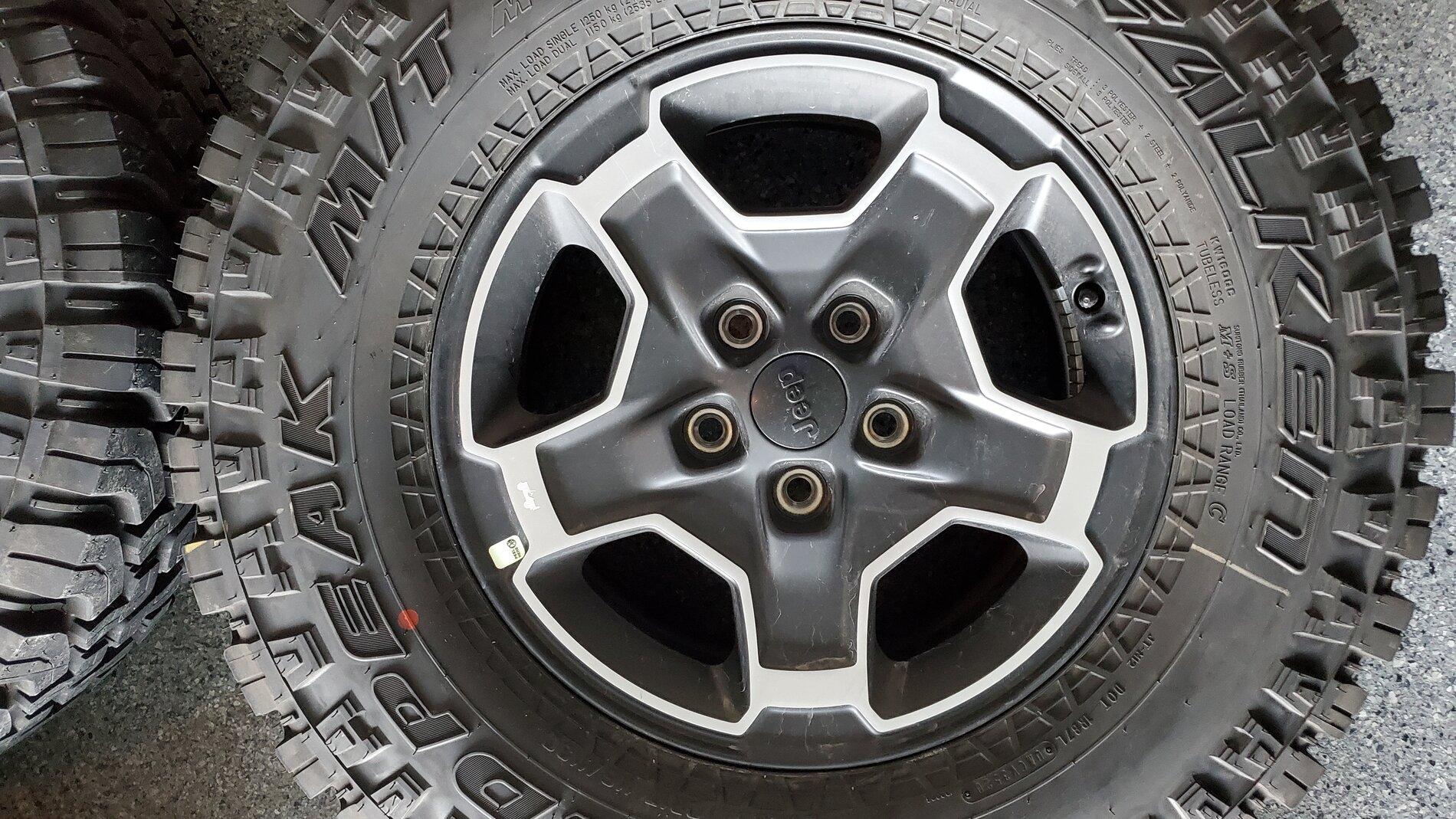 Jeep Gladiator 2021 Mojave Wheels and tires 20210508_194420
