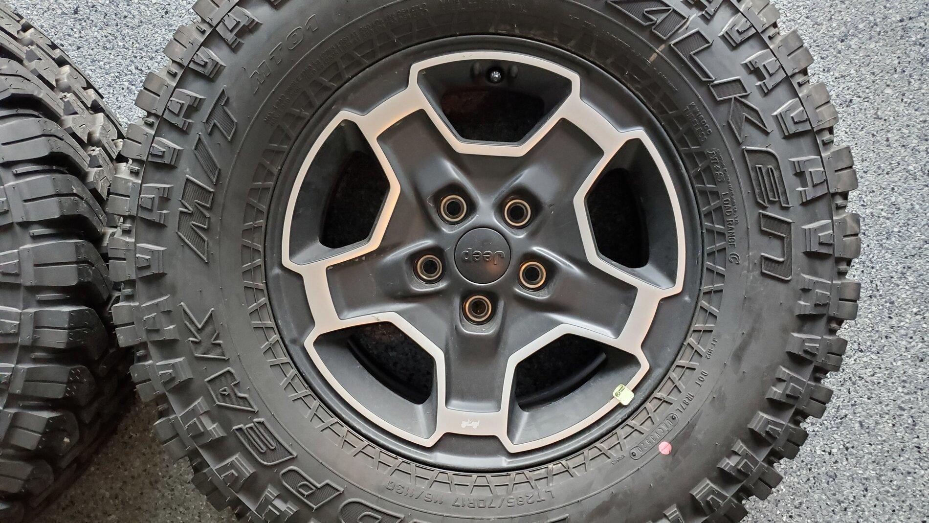 Jeep Gladiator 2021 Mojave Wheels and tires 20210508_194431