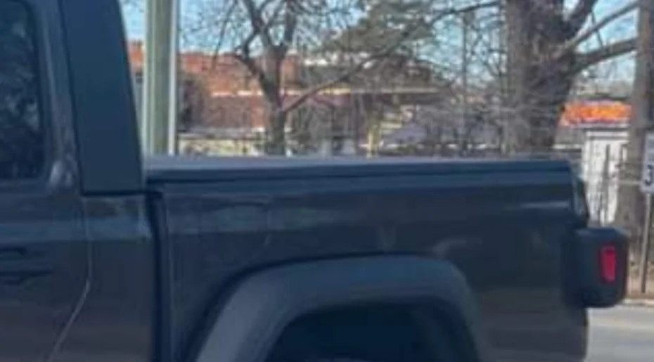 Jeep Gladiator Tonneau Cover- Tyger Auto T3 Soft Tri-Fold Screenshot_20210508-234336_Facebook