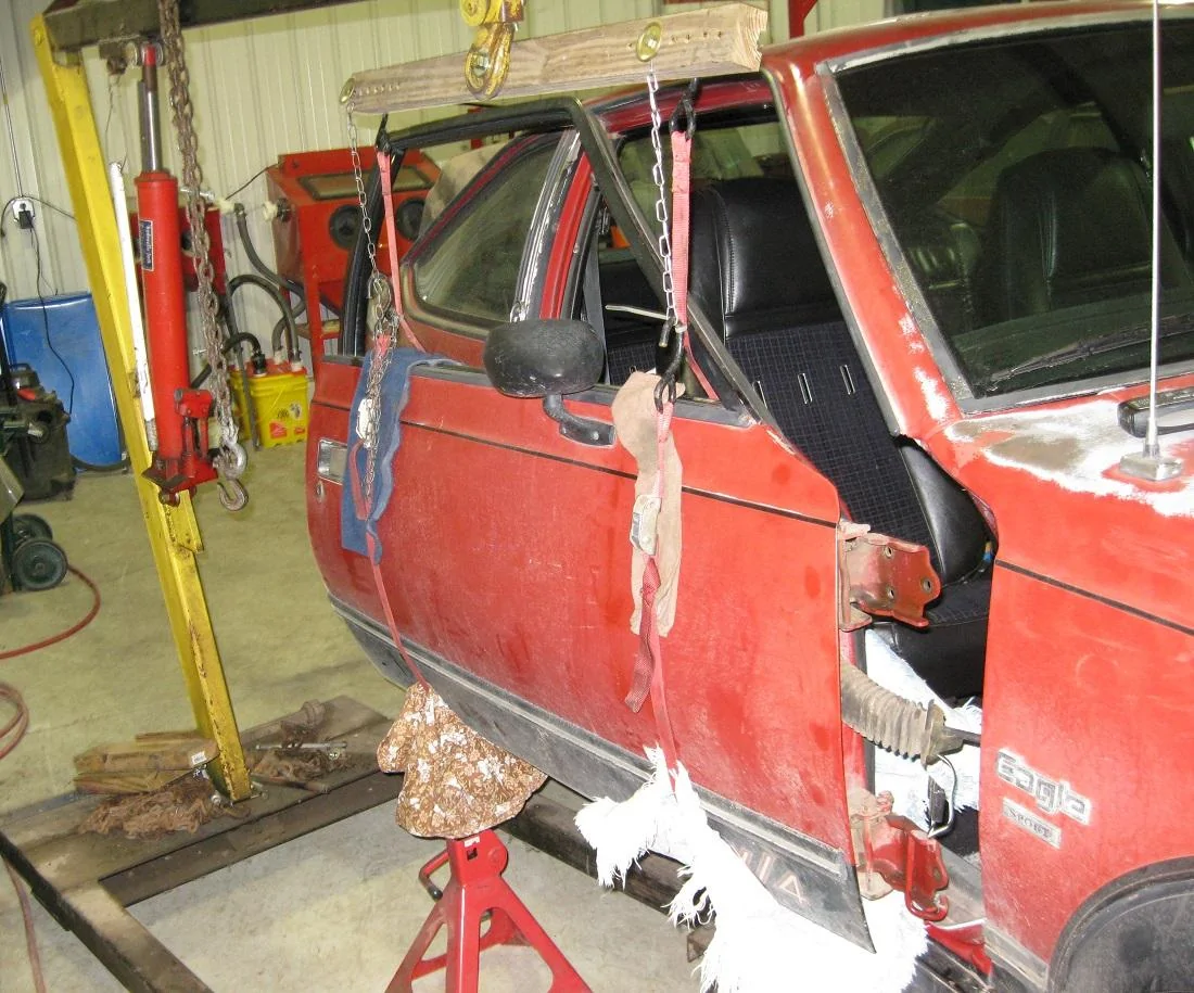 Jeep Gladiator Installing rock rails solo with no fancy equipment. sx4-springs-hinges-033