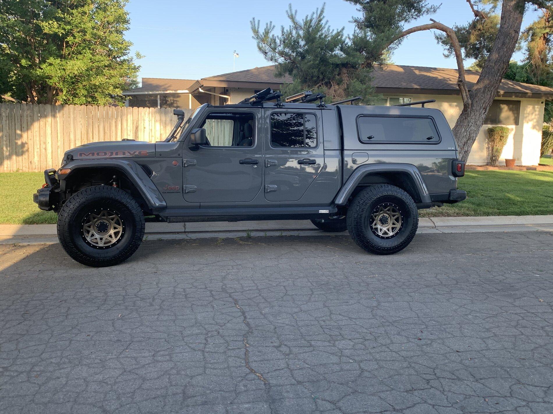 Jeep Gladiator A.R.E. shell came in! A5019B73-F71B-4800-A154-5EB56FE27833