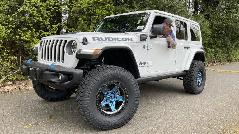 Jeep Gladiator The 4XE 31B1122C-9642-46BD-8E92-0FBCEEED6A56