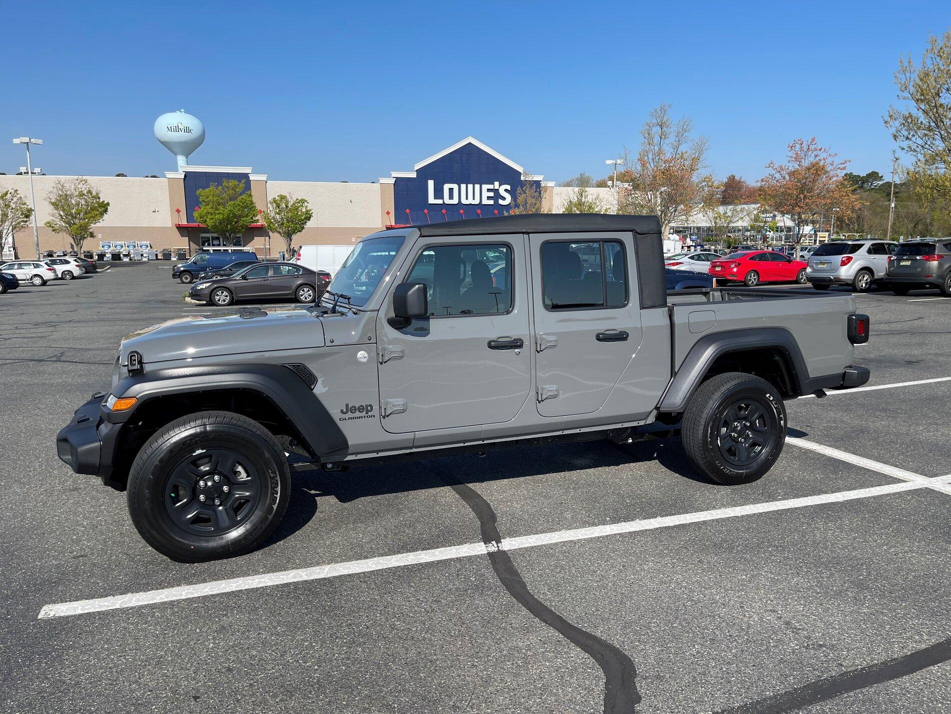 Jeep Gladiator Show me your sport and sport s with factory wheels and 33s. gladiator 2