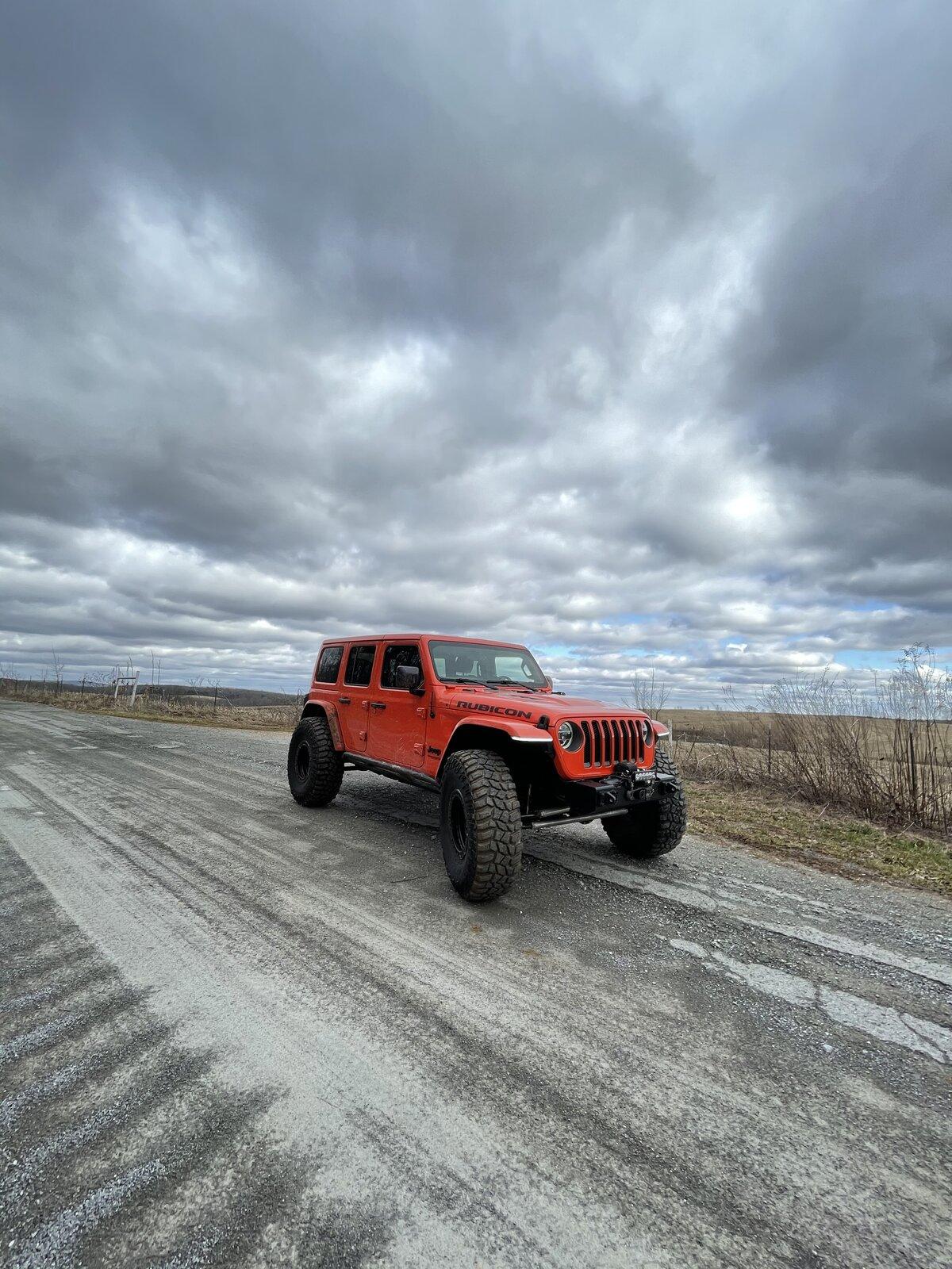 Jeep Gladiator 2018 JLU Rubicon 2.5" Lift on 40s -- 36k miles -- $54,000 2DA135D3-5708-475B-85B1-23F0A319AF3C