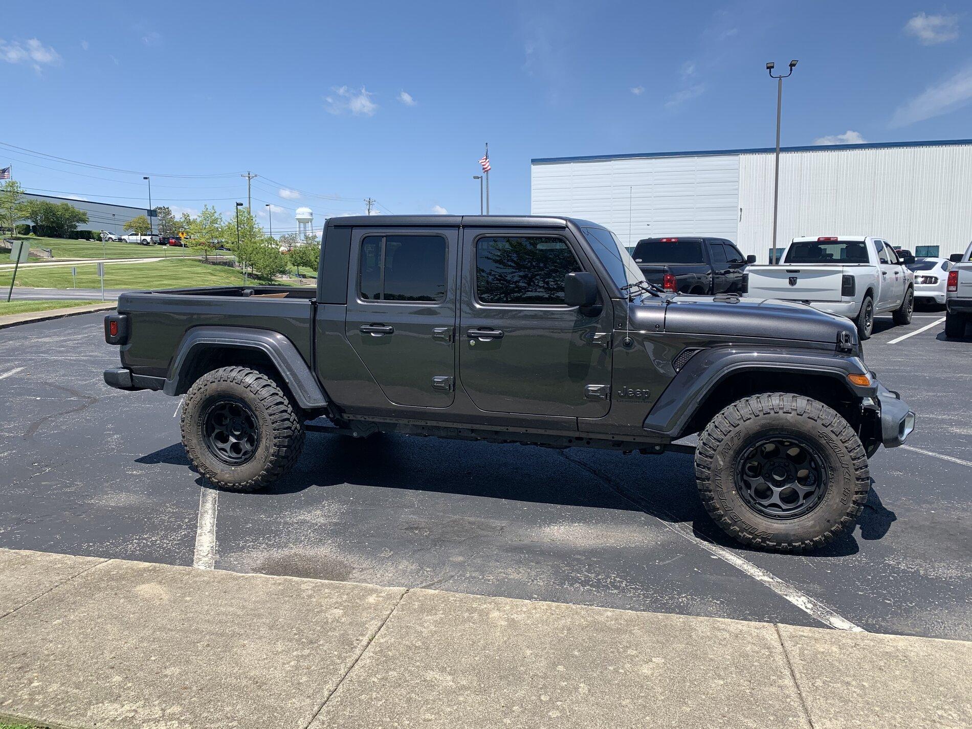 Jeep Gladiator GRANITE CRYSTAL JT Gladiator Club 22DD9904-C7F3-4163-BECE-41698E427A90