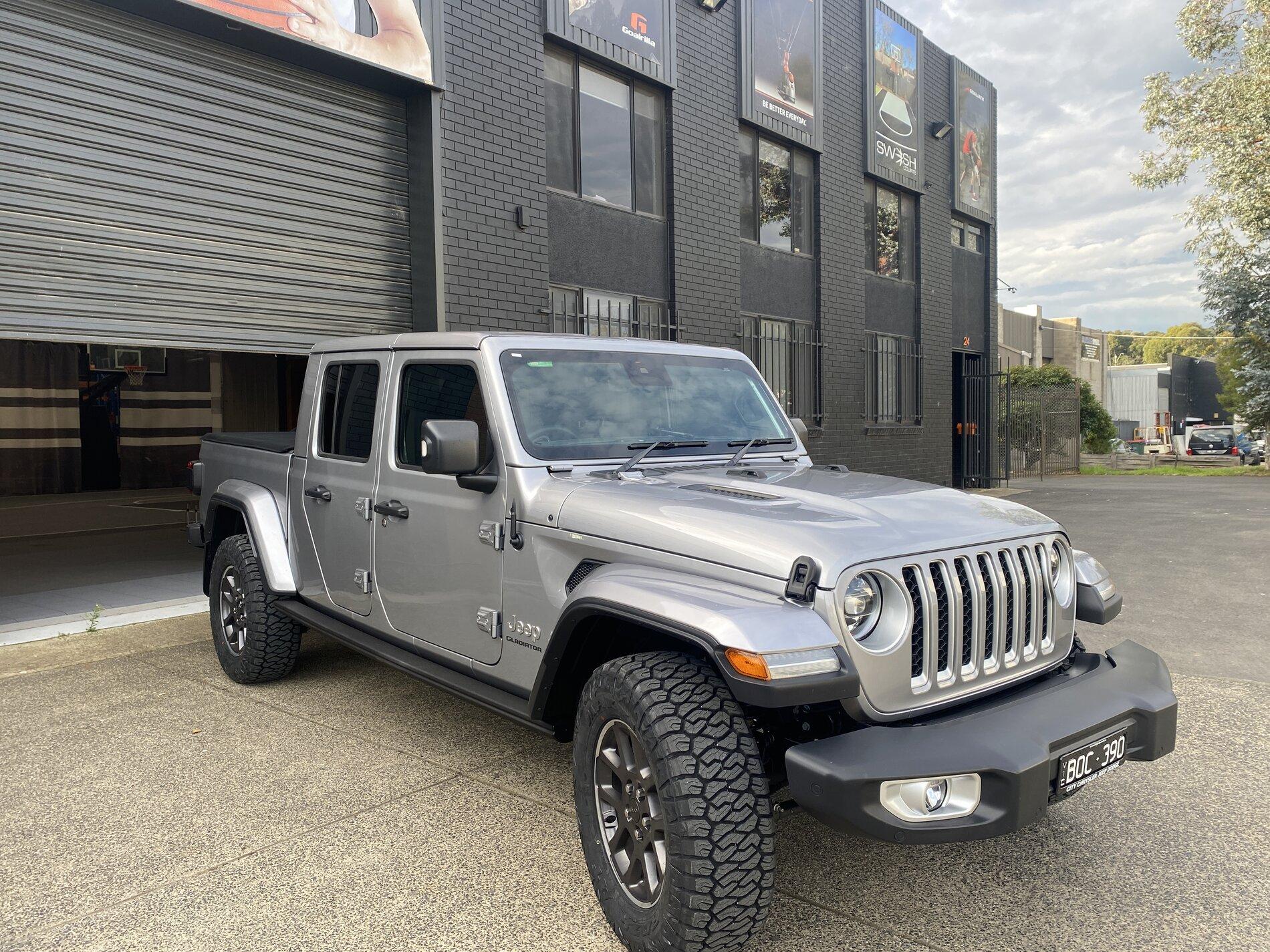 Jeep Gladiator BILLET SILVER Gladiator JT Club FA6BFDEF-9AA9-44D7-A9DE-DE2E247266C5
