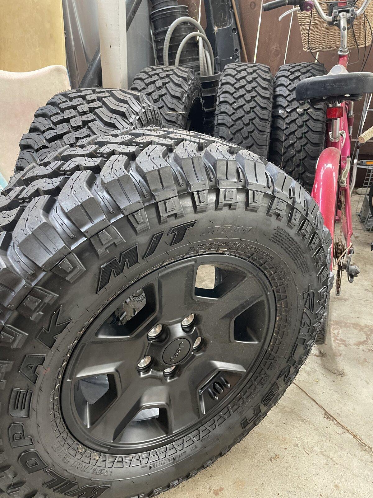 Jeep Gladiator For Sale: NEW (27 miles) Mojave Take-offs - Falken Wildpeak MT 285/70-R17 with wheels IMG_9072
