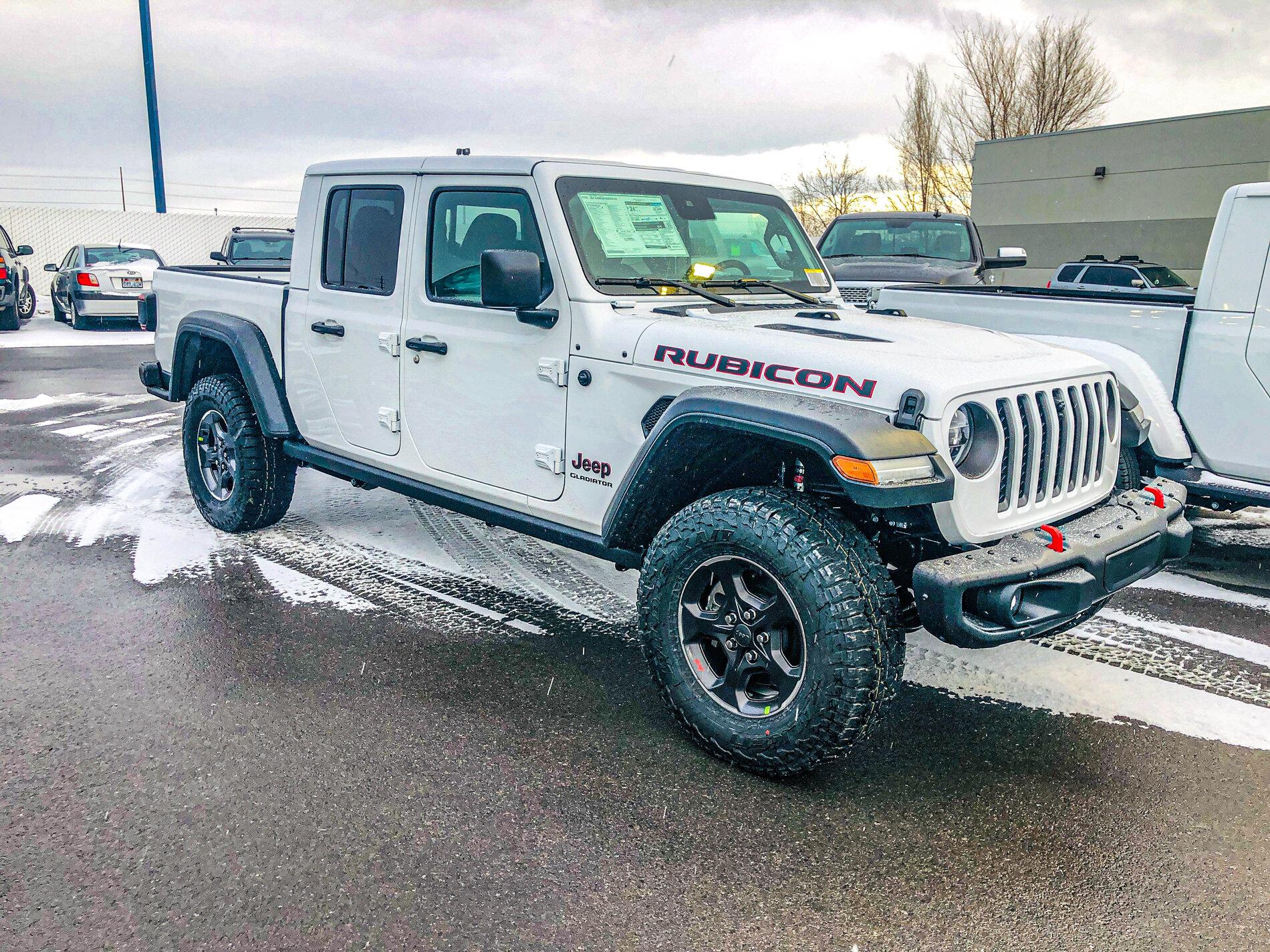 Jeep Gladiator 2021 Gladiator Rubicon real life MPG 326.JPG