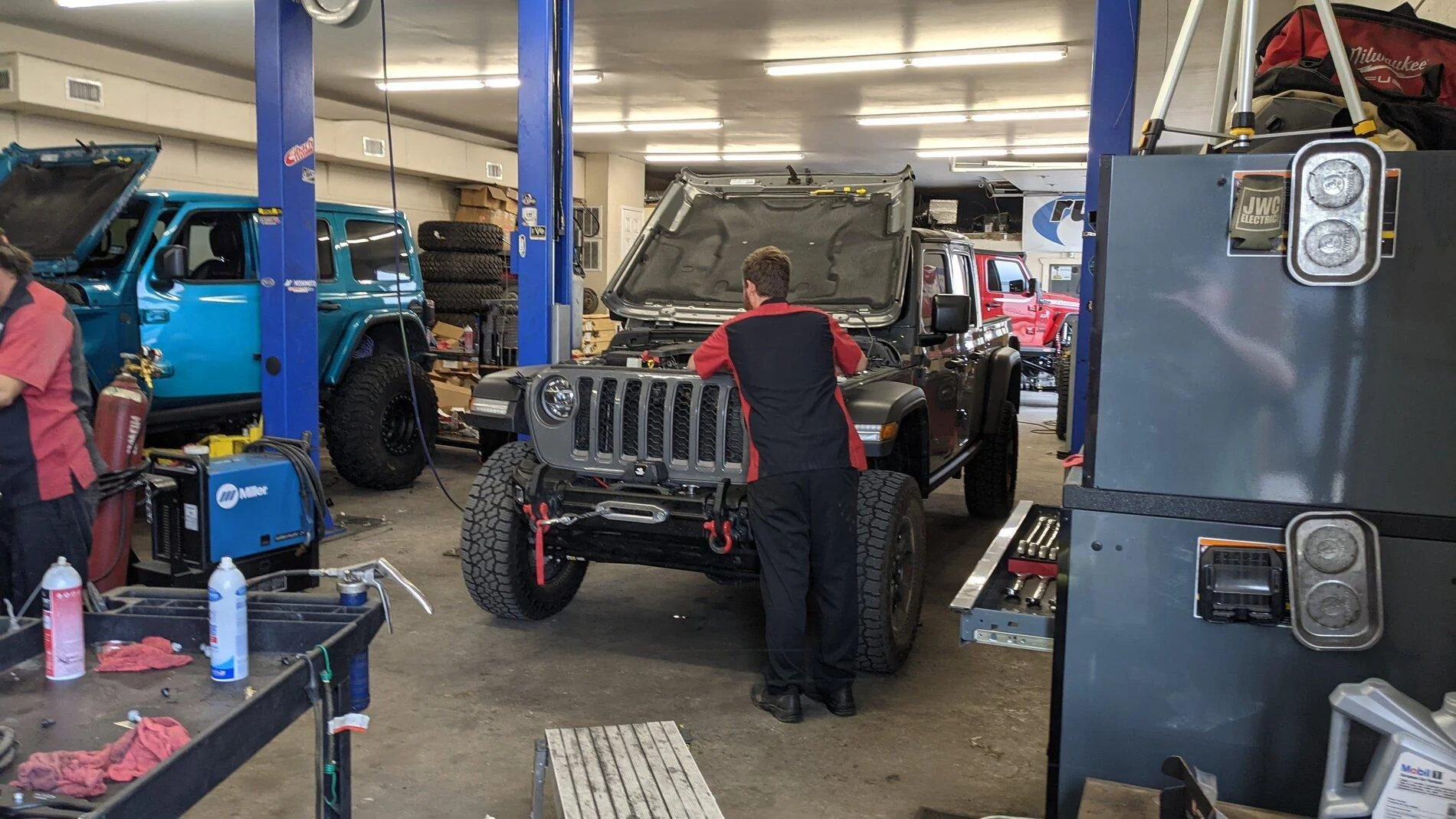Jeep Gladiator Midlife Crisis? Hemi Conversion PXL_20210510_134445561.MP