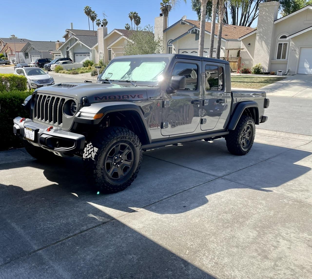 Jeep Gladiator MOJAVE Edition Gladiator JT Club 36883001-58FD-49E1-8445-2D20E0367A36