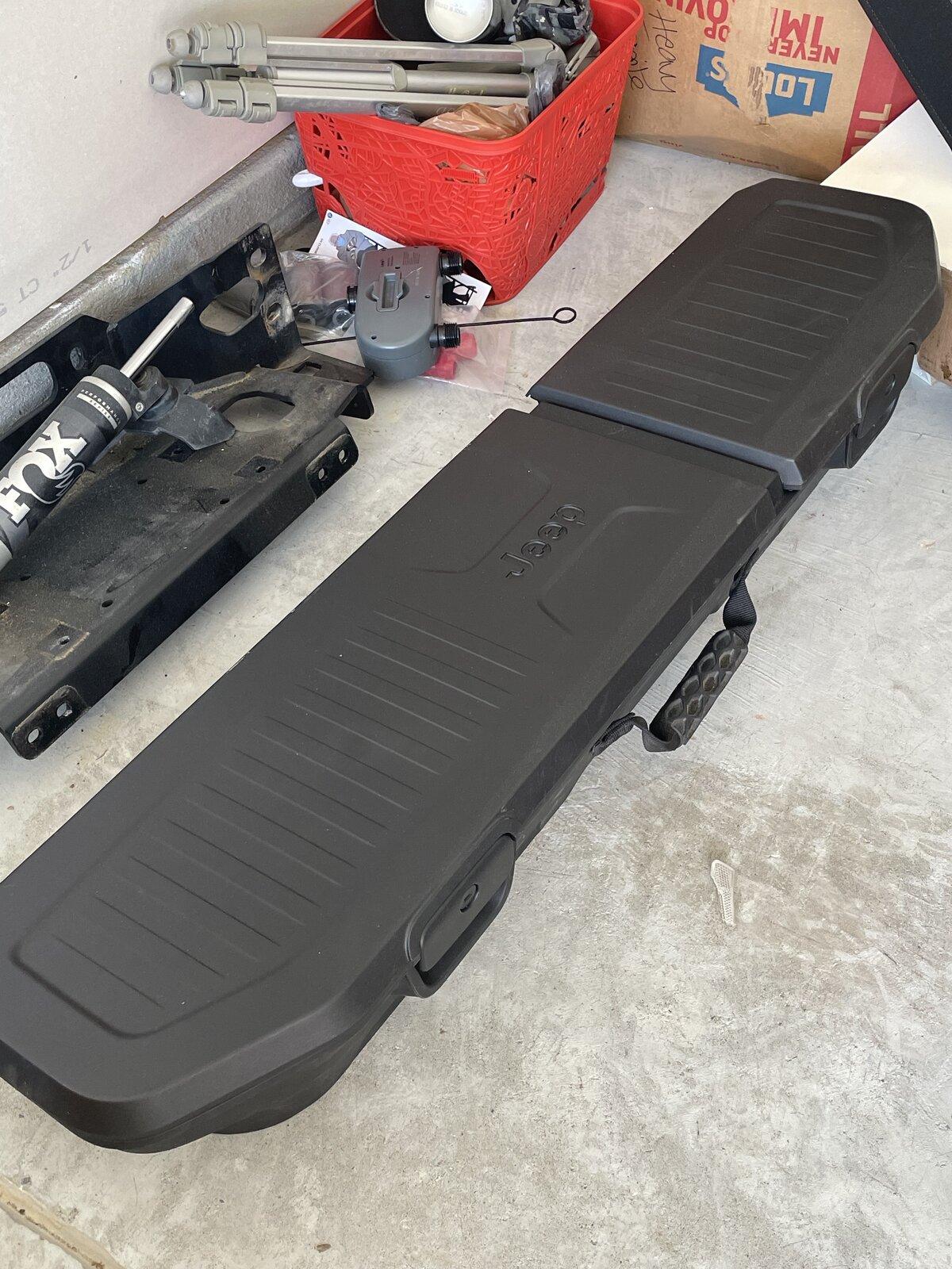 Jeep Gladiator Under-seat Lockable Storage Bin 57873066-6C3C-4900-935E-E4B35549A674