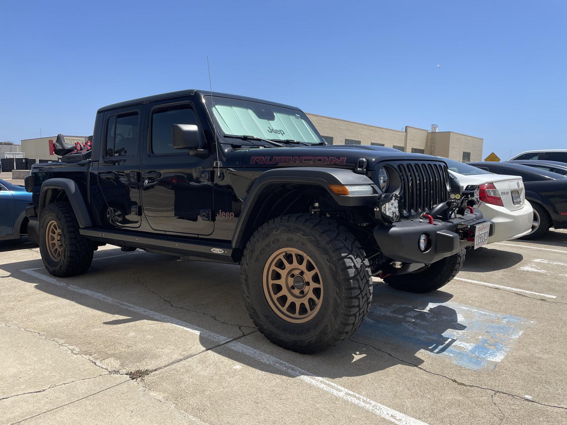 Jeep Gladiator Anyone with Icon lift? A984E565-55DF-42B0-9C96-8BA4E98124F7