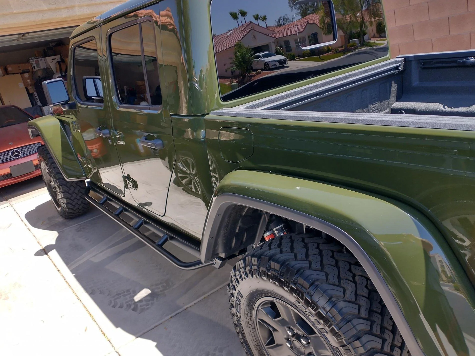 Jeep Gladiator Rock Hard 4x4 Sliders GladRailsDriver2