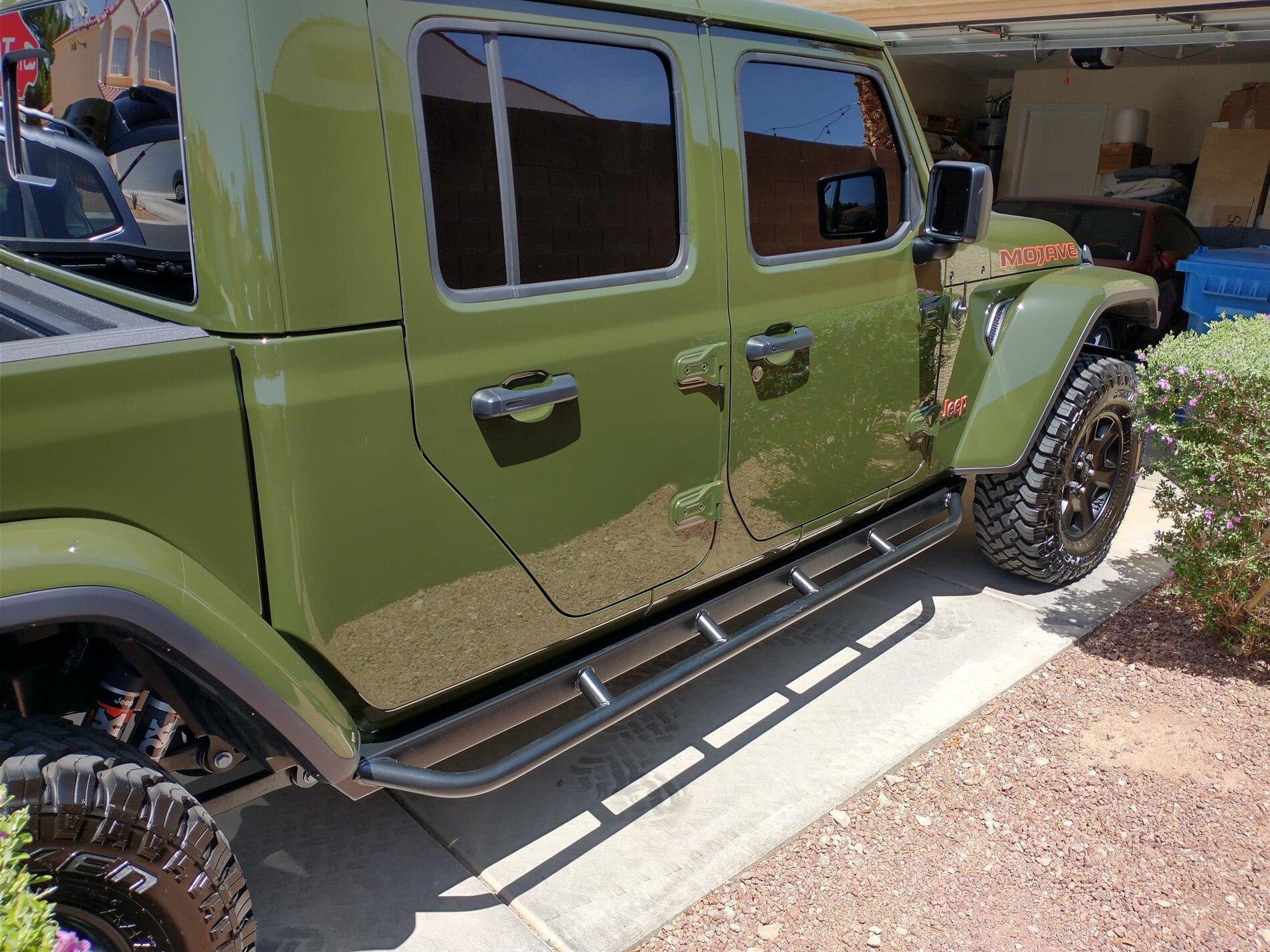 Jeep Gladiator Rock Hard 4x4 Sliders GladRailPass1