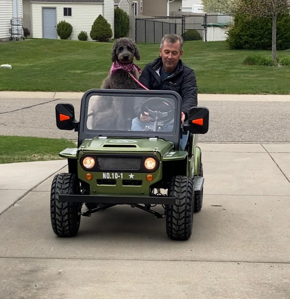 Jeep Gladiator Show me your furry Co-Pilots. 0E61B02B-BA8C-4984-8F7A-9583F4755652