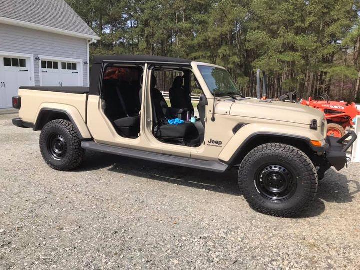 Jeep Gladiator Different offset on rims? 165951103_10225838806856202_186042468244063317_n
