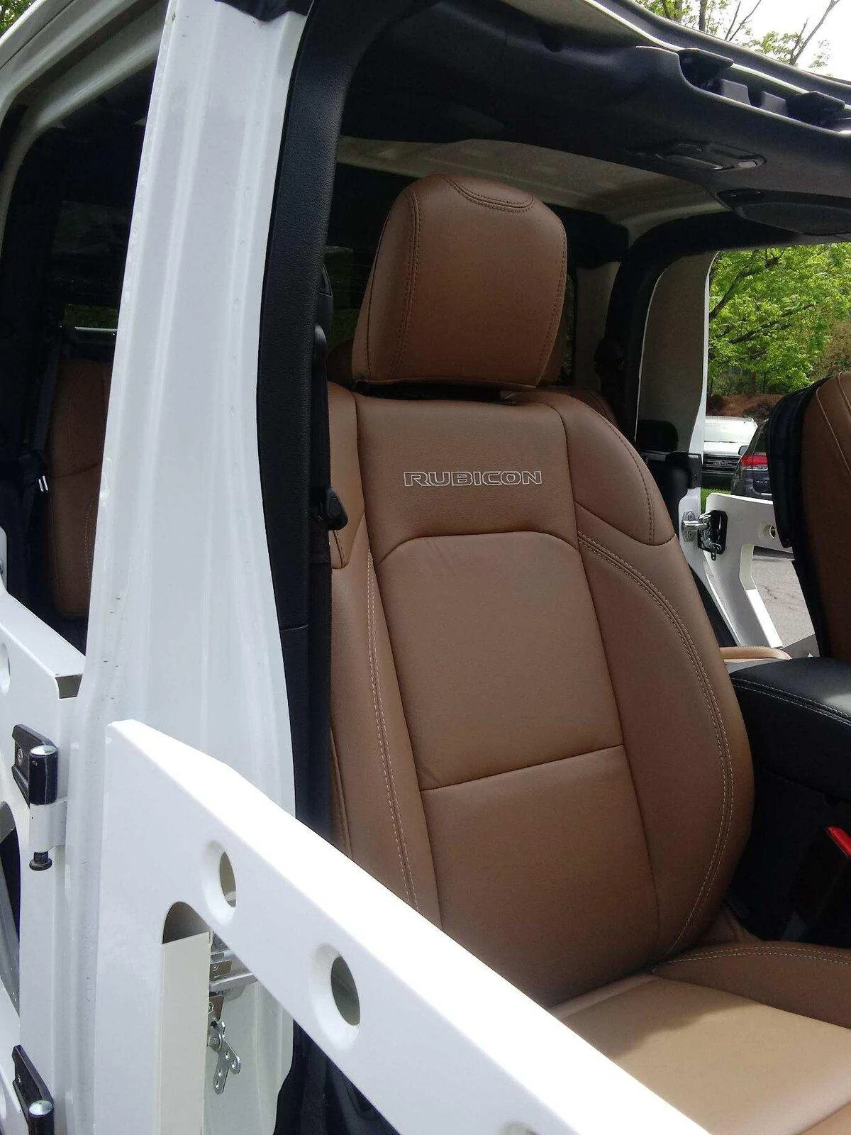 Jeep Gladiator Question regarding brown leather seat option for Rubicon trims F9BBCEA5-20C7-4F34-884B-330756301508