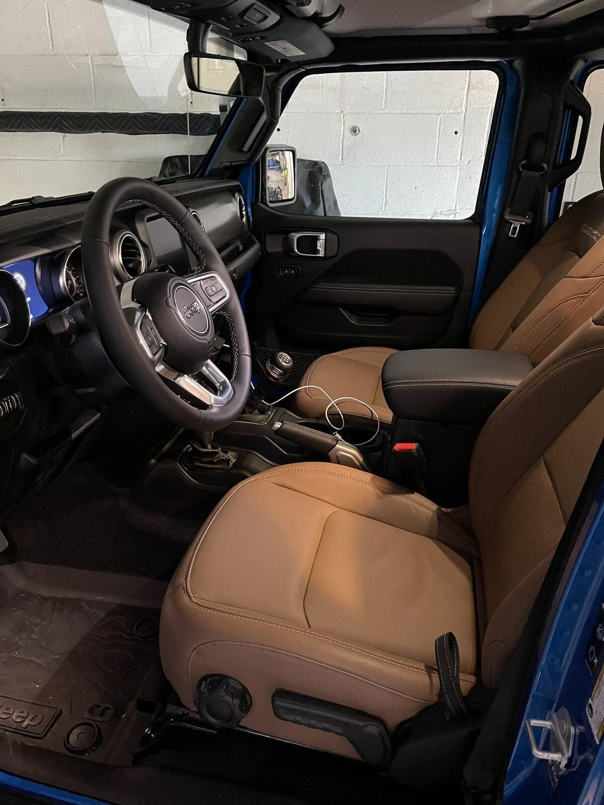 Jeep Gladiator Question regarding brown leather seat option for Rubicon trims IMG_6302
