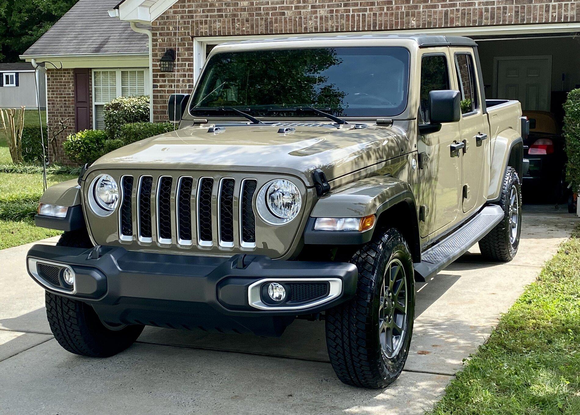 Jeep Gladiator Charlotte NC Folks FFE914C3-4DEF-4416-A0F9-B01F7CCB5F06_1_201_a