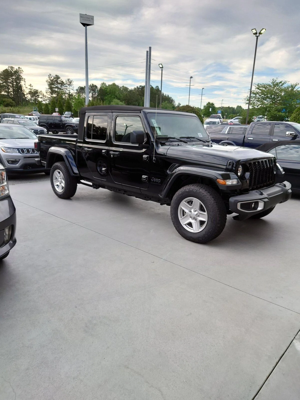 Jeep Gladiator Took Delivery of Your JT? Sign in Here! DSC_0349