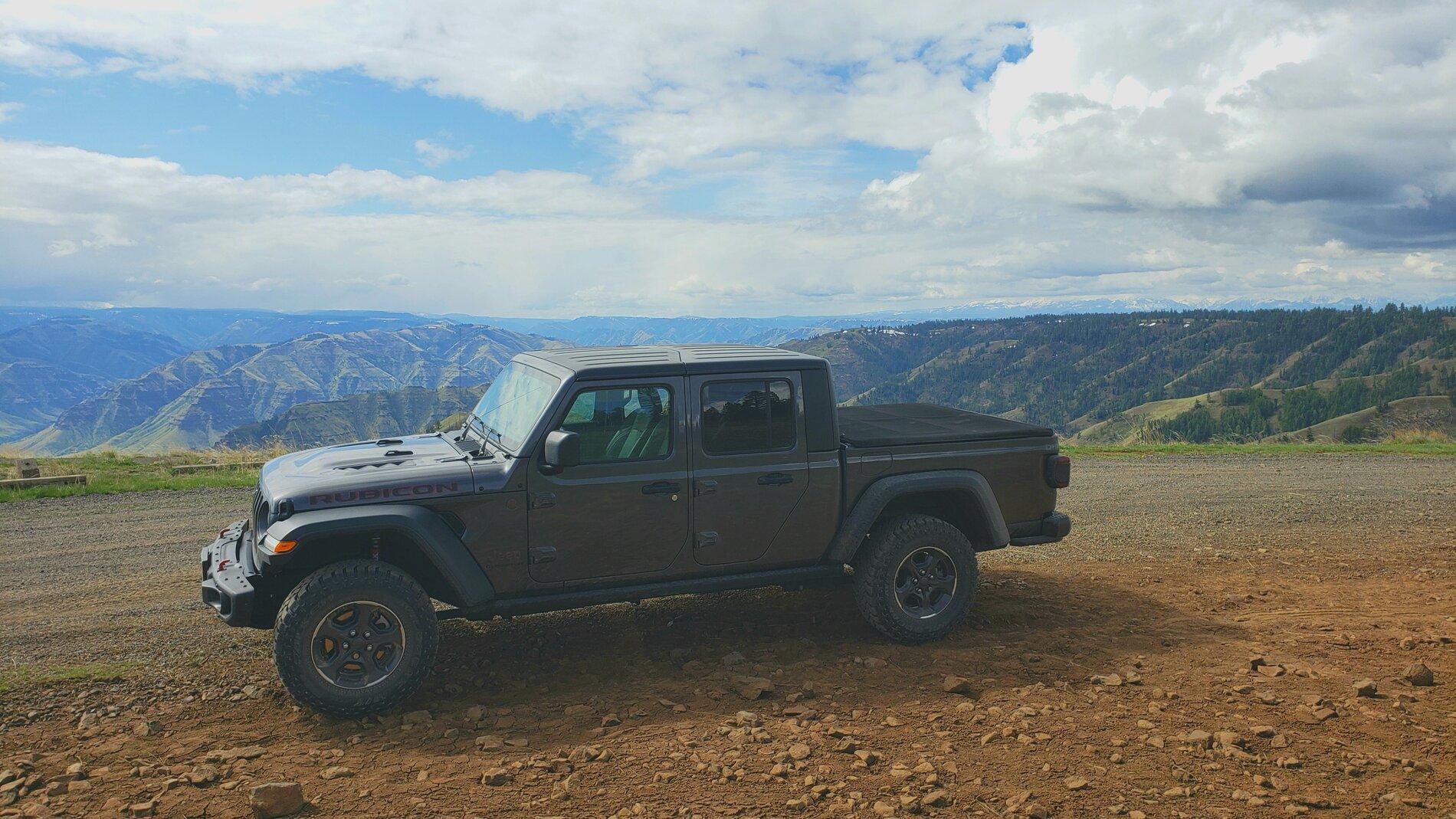Jeep Gladiator Joseph, Oregon forest road trip 20210514_080423