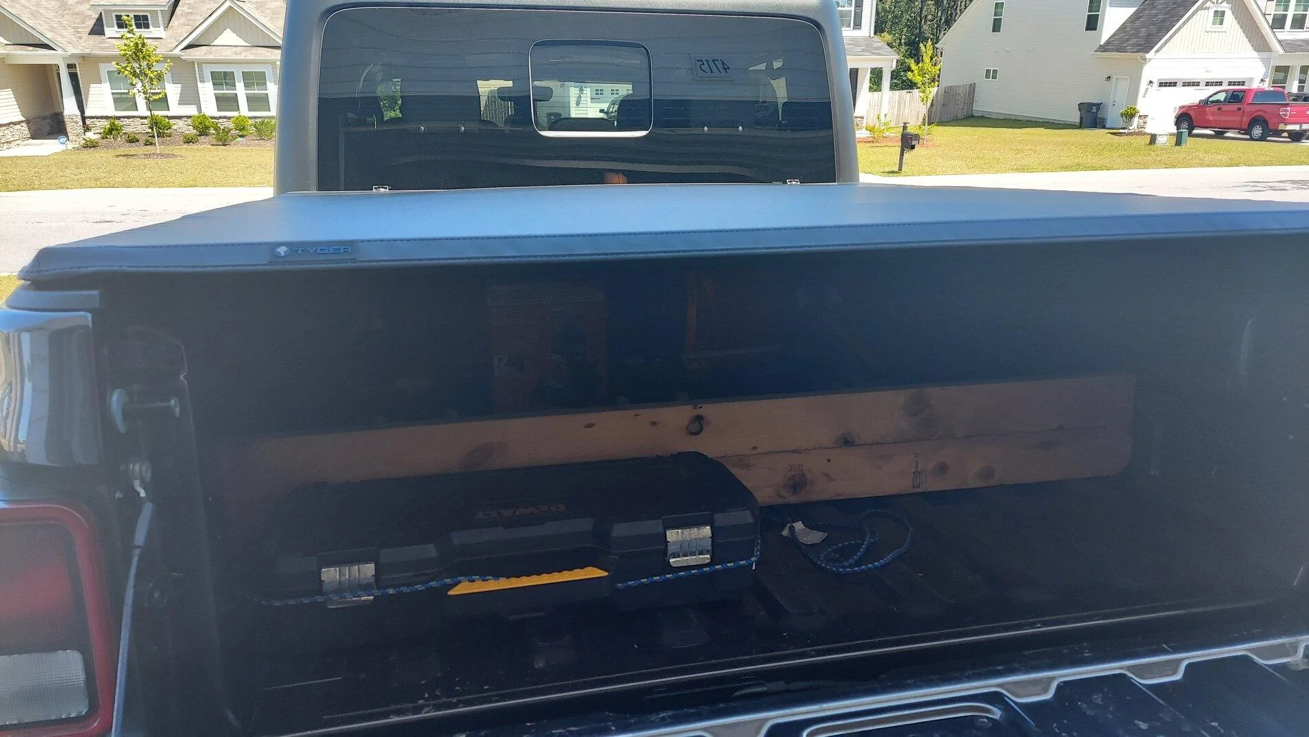 Jeep Gladiator Tonneau Cover- Tyger Auto T3 Soft Tri-Fold 20210514_113742