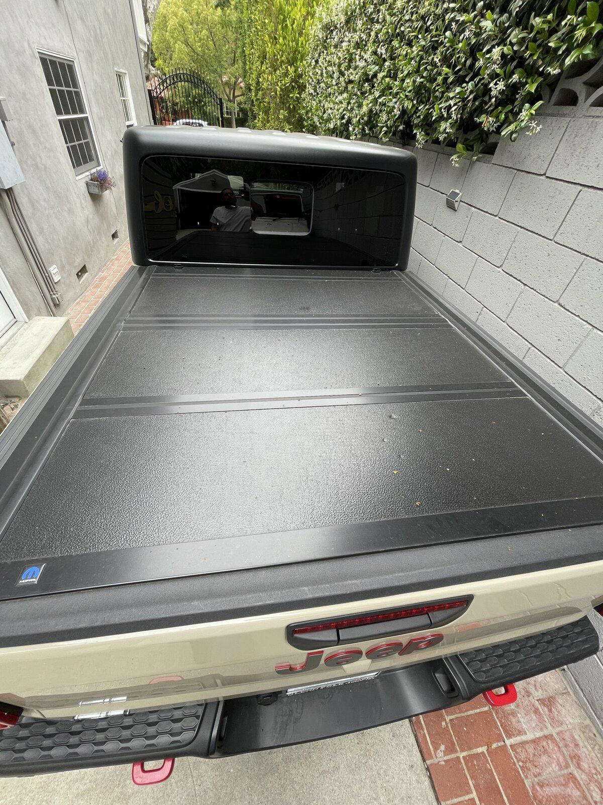 Jeep Gladiator Mopar folding tonneau cover 4C4FA574-FBDD-420F-8B9A-25206C7EA9DE