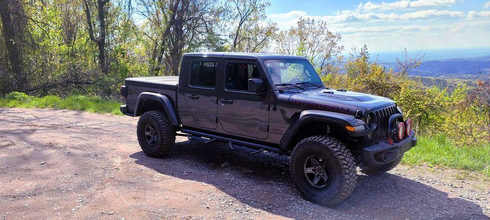 Jeep Gladiator Gray Ghost Build 178513010_4561500937197563_1254895389718614373_n