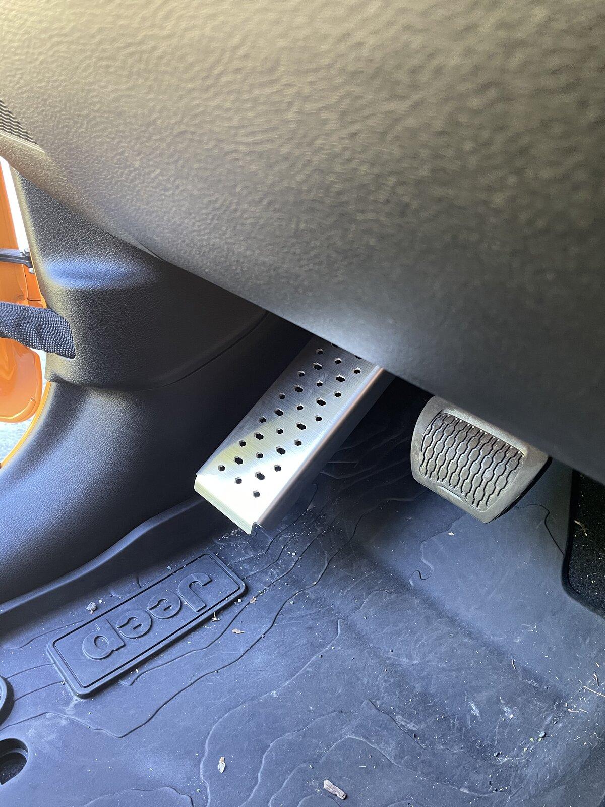 Jeep Gladiator Quadratec Dead Pedal Installation? 9415D69F-3E20-44E1-88C7-620AD6B15EA0