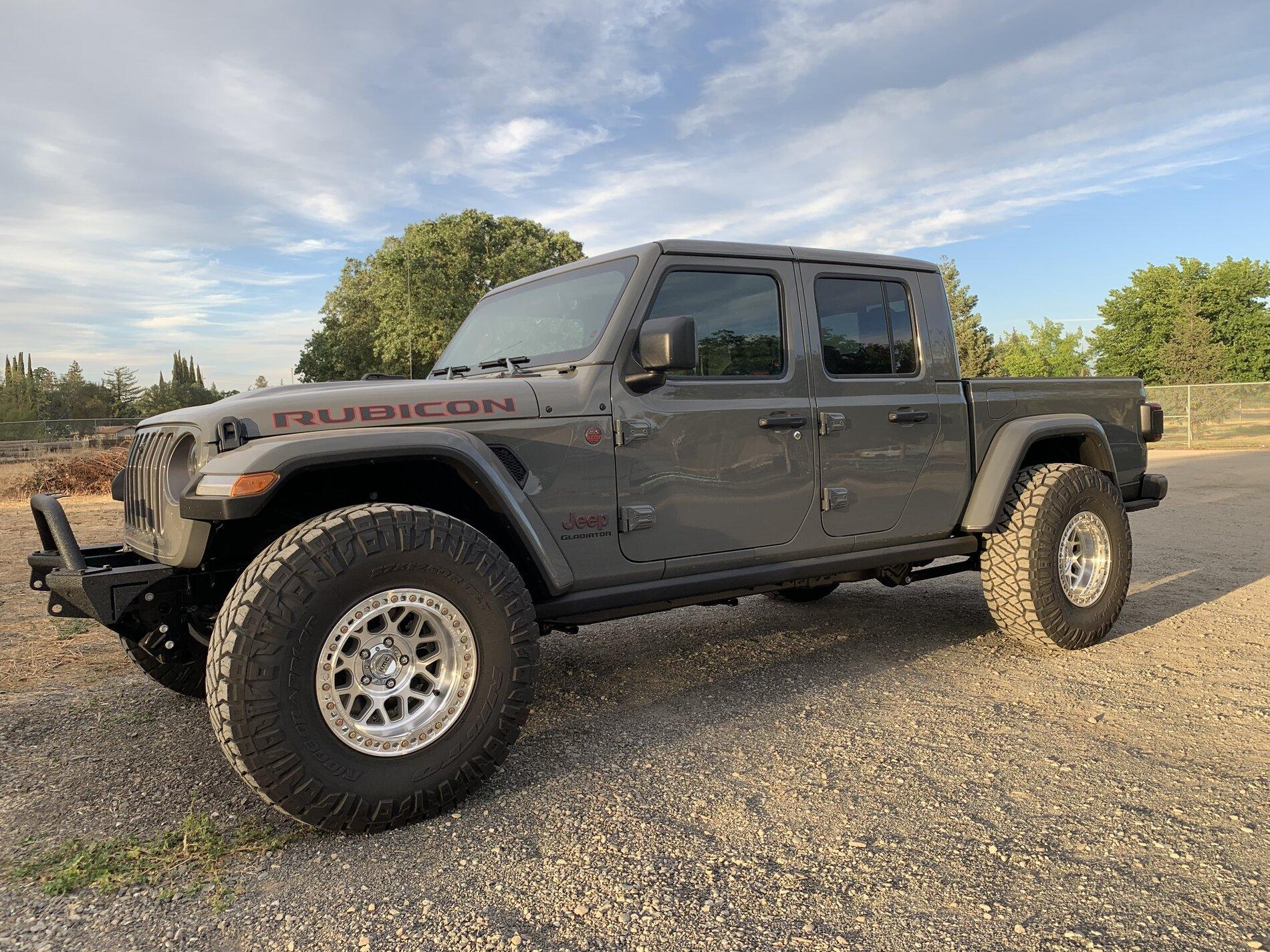 Jeep Gladiator 2021 SikJeep Sting gray Gladiator build B62CDACD-0D57-44B7-A885-372F927A83BD