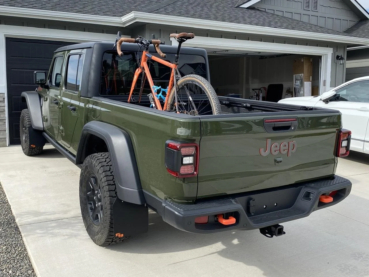 Jeep Gladiator MOJAVE Edition Gladiator JT Club AD8B0B35-5A5F-4A8B-89B3-7D638C3301ED