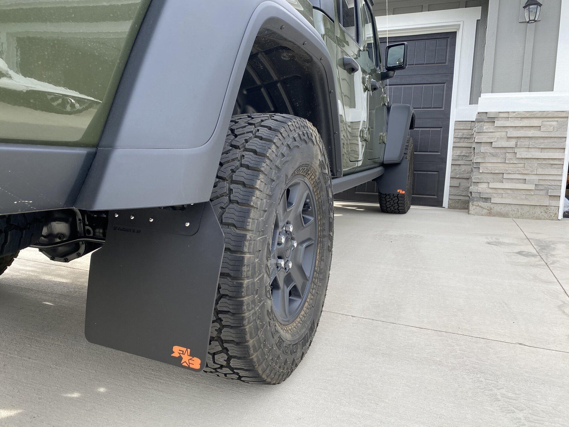 Jeep Gladiator MOJAVE Edition Gladiator JT Club C2443749-8D37-4A27-B001-F3512EE9A43A