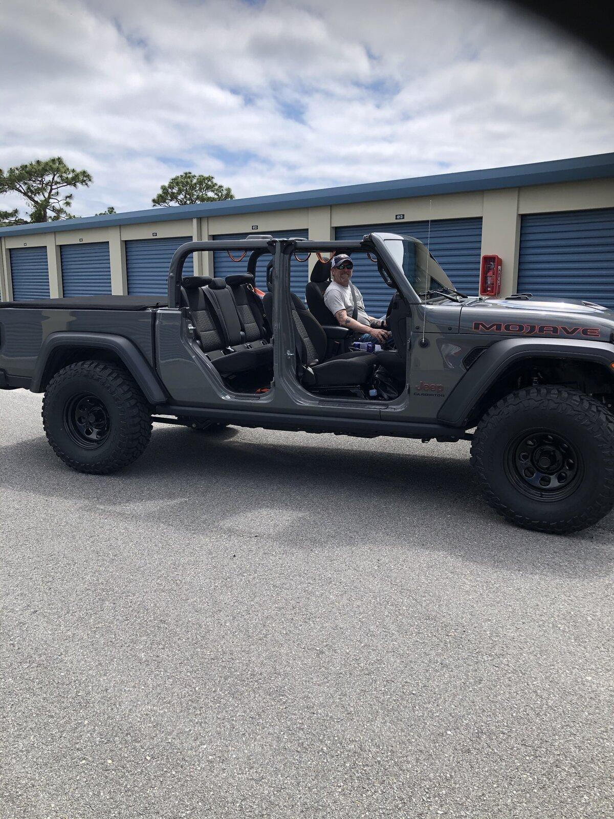 Jeep Gladiator MOJAVE Edition Gladiator JT Club 56ECF7A7-6559-40D4-9CFF-00221D164AEC